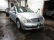 Load image into Gallery viewer, TRUNK LID R320 R350 R500 R63 06 07 08 09 10 11 12 13 - 1093591
