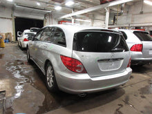 Load image into Gallery viewer, INDEPENDENT REAR SUSPENSION R320 R350 R500 R63 2006-2013 Right - 1093604
