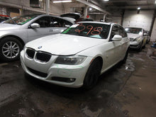 Load image into Gallery viewer, 2011 BMW 328i Floor Shifter - 1093818
