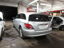 Load image into Gallery viewer, REAR BUMPER R350 R500 R320 R500 2006 06 2007 07 08 09 10 - 1093695
