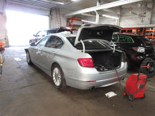 Load image into Gallery viewer, CENTER PILLAR CUT BMW 528i 535i 550i Active 5 M5 2011-2016 Right - 1091854
