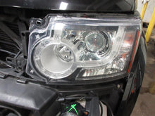 Load image into Gallery viewer, QUARTER GLASS Land Rover LR3 LR4 2005 05 2006 06 2007 07 2008 08 09 10 11 Right - 1093025
