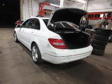 Load image into Gallery viewer, INDEPENDENT REAR SUSPENSION C250 C300 C350 C63 12 13 14 Left - 1092048
