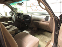Load image into Gallery viewer, FRONT PASSENGER SEAT BELT &amp; RETRACTOR ONLY Tundra 2000-2004 - 1097472
