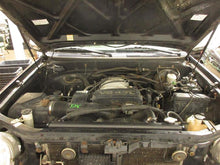 Load image into Gallery viewer, FRONT INTERIOR DOOR TRIM PANEL Toyota Tundra 2000 00 - 1097454
