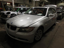 Load image into Gallery viewer, 2006 BMW 325i Floor Shifter - 1095721
