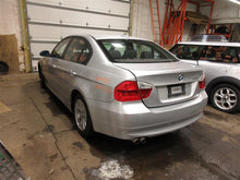 Load image into Gallery viewer, 2006 BMW 325i Floor Shifter - 1095721
