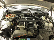 Load image into Gallery viewer, 2006 BMW 325i Floor Shifter - 1095721
