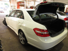Load image into Gallery viewer, Quarter Panel Cut E250D E300 E350 E400 E550 E63 2010-2015 Right - 1095813
