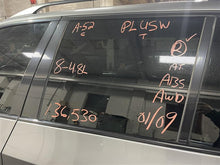 Load image into Gallery viewer, FRONT INTERIOR DOOR TRIM PANEL BMW X5 2009 09 - 1096728

