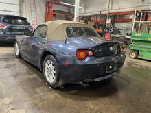 Load image into Gallery viewer, FRONT DOOR GLASS BMW Z4 03 04 05 06 07 08 Left - 1313223
