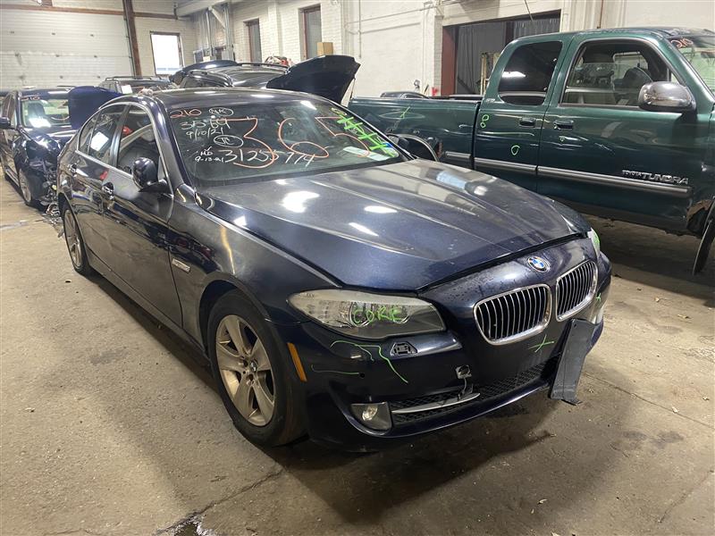 Rear Headrest BMW 528i 2013 13 - 1098539