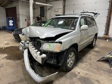 Load image into Gallery viewer, REAR SPOILER Toyota Highlander 01 02 03 04 05 06 07 - 1099828
