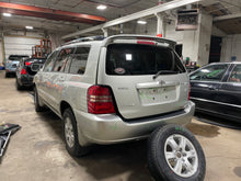 Load image into Gallery viewer, REAR SPOILER Toyota Highlander 01 02 03 04 05 06 07 - 1099828
