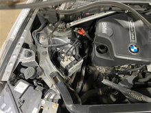 Load image into Gallery viewer, CENTER PILLAR CUT BMW X3 11 12 13 14 15 16 Right - 1101294

