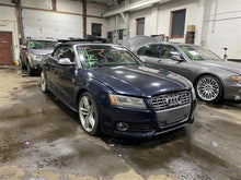 Load image into Gallery viewer, FRONT INTERIOR DOOR TRIM PANEL Audi S5 2012 12 - 1101361
