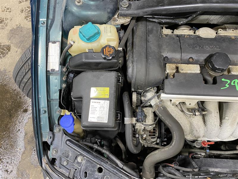 FUSE BOX Volvo C70 S60 S70 S80 V70 XC70 2001 01 2002 02
