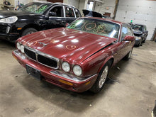 Load image into Gallery viewer, Console Lid Jaguar XJ8 2001 01 - 1103398
