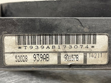 Load image into Gallery viewer, RADIATOR FAN ASSEMBLY Durango 2001 01 2002 02 2003 03 - NW63389
