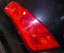 Load image into Gallery viewer, OUTER TAIL LIGHT LAMP Nissan Murano 2003 03 2004 04 2005 05 Left - NW180948
