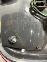 Load image into Gallery viewer, OUTER TAIL LIGHT LAMP Nissan Murano 2003 03 2004 04 2005 05 Left - NW180948
