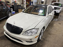 Load image into Gallery viewer, CENTER PILLAR CUT S350 S400 S450 Cdn S550 S600 S63 S65 SL55 07-13 Right - 1106881
