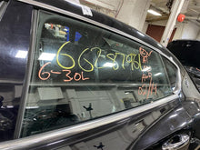 Load image into Gallery viewer, Quarter Panel Cut Maserati Quattropo 2014 14 - 1115176
