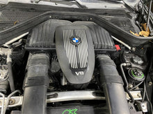 Load image into Gallery viewer, GAS FUEL FILLER LID DOOR BMW X5 2009 09 - 1110186

