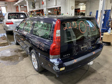 Load image into Gallery viewer, HOOD Volvo S60 V70 2001 01 02 03 04 05 06 07 08 09 - 1113110
