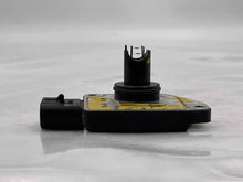 Load image into Gallery viewer, Mass Air Flow Sensor Meter Maf Cadillac Deville 1999 - NW4437
