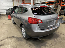 Load image into Gallery viewer, FRONT DOOR TRIM PANEL Nissan Rogue 2009 09 - 1112112
