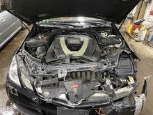 Load image into Gallery viewer, WINDSHIELD WIPER ARM Mercedes-Benz E350 E550 E63 2011 11 - 1111050
