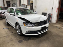 Load image into Gallery viewer, Frame Rail Volkswagen Jetta 2017 17 - 1111320
