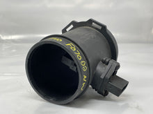 Load image into Gallery viewer, Mass Air Flow Sensor Meter MAF 540i 740i 740il X5 Z8 99-03 - NW4867
