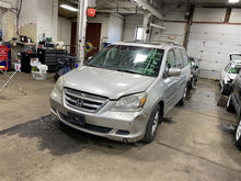 Load image into Gallery viewer, QUARTER GLASS Honda Odyssey 2005 05 2006 06 2007 07 2008 08 2009 09 10 Left - 1113205
