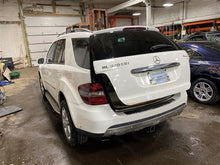 Load image into Gallery viewer, Air Bag ML320 ML350 ML500 ML63 06 07 Right - 1111227
