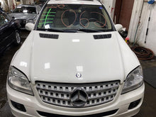 Load image into Gallery viewer, SUNROOF ASSEMBLY ML320 ML350 ML63 2006 06 2007 07 08 09 10 11 - 1111184
