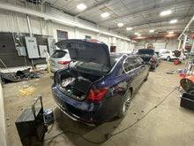 Load image into Gallery viewer, PLASTIC ENGINE COVER BMW 740i 740il 2013 13 - 1111487
