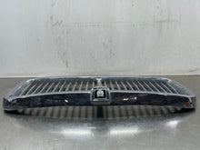 Load image into Gallery viewer, Grille Jaguar XJ6 1982 - NW98455
