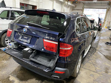 Load image into Gallery viewer, FRONT KNEE BMW X5 07 08 09 10 11 12 13 Right - 1114612
