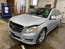 Load image into Gallery viewer, SUNROOF ASSEMBLY R320 R350 R500 R63 06 07 08 09 10 11 12 13 - 1116762
