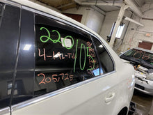 Load image into Gallery viewer, Center Pillar Cut Jetta 05 06 07 08 - 10 Right - 1118226
