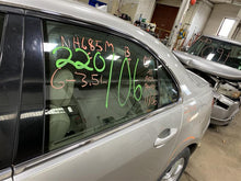 Load image into Gallery viewer, REAR DOOR GLASS Acura RL 2005 05 2006 06 2007 07 08 09 10 11 Right - 1117655
