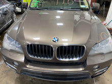Load image into Gallery viewer, Quarter Panel Cut BMW X5 X5M 07 08 09 10 11 12 13 Left - 1118463
