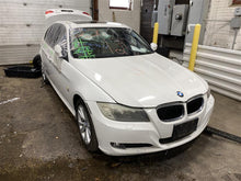 Load image into Gallery viewer, 2011 BMW 328i Floor Shifter - 1118615
