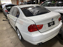 Load image into Gallery viewer, 2011 BMW 328i Floor Shifter - 1118615
