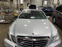 Load image into Gallery viewer, RADIO ANTENNA Mercedes-Benz E350 E550 E63 2011 11 - 1120523
