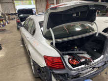 Load image into Gallery viewer, RADIATOR FAN ASSEMBLY 535i 535i Gt 640I 740i 740il Active 5 10-17 - 1120370

