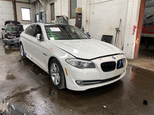 Load image into Gallery viewer, FUSE BOX 528i 535i 535i Gt 550i 550i Gt 640I 650i 740i 740il 750i 12-16 - 1122545
