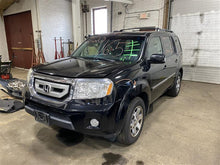 Load image into Gallery viewer, FRONT DRIVER SEAT BELT &amp; RETRACTOR ONLY Honda Pilot 2009-2014 - 1126080
